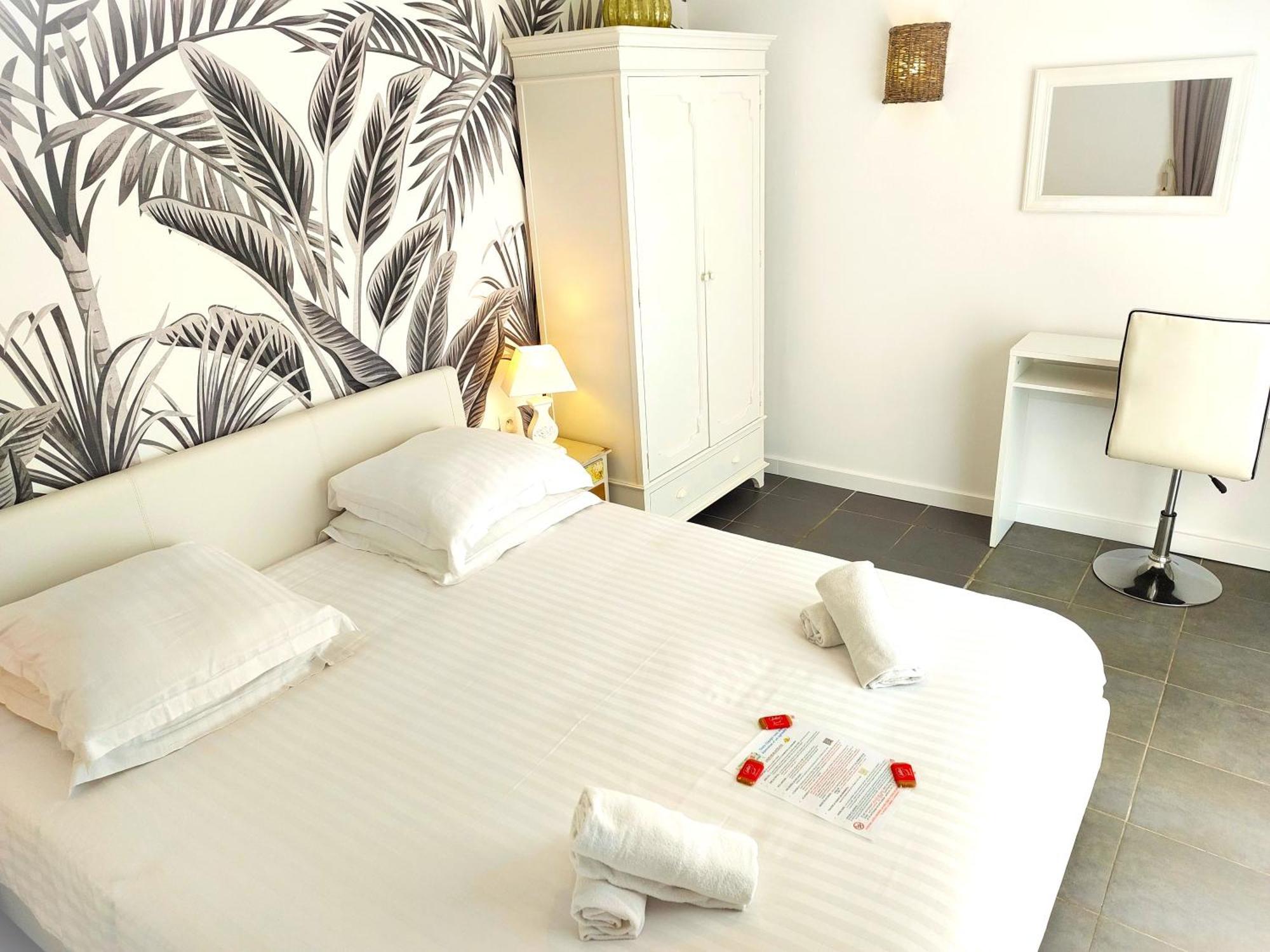Hotel Les Jardins De Bormes, Sauna & Jacuzzi Quarto foto